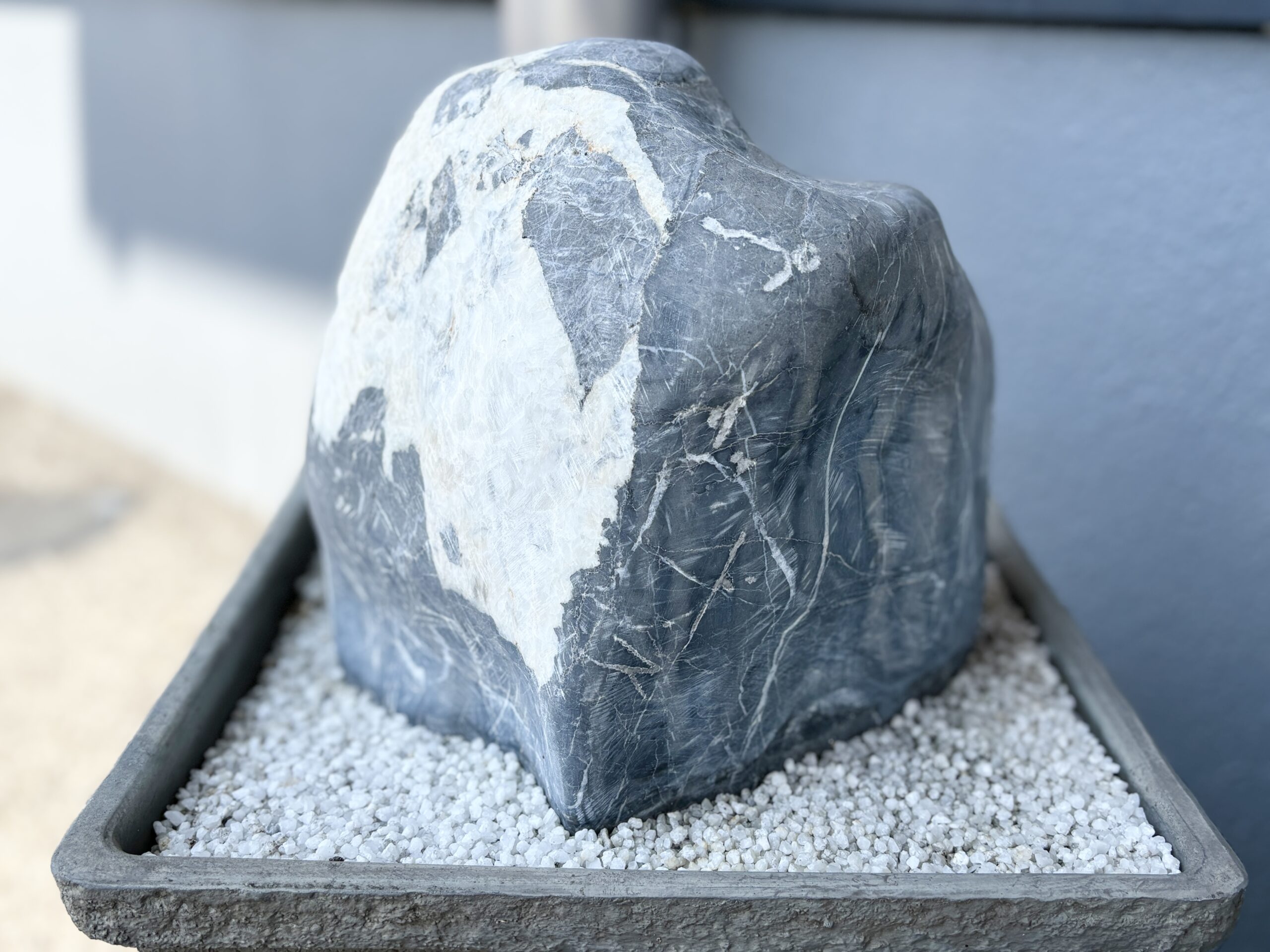 プリントス」の文字が刻まれた菊花石をご紹介！ - プリントス株式会社