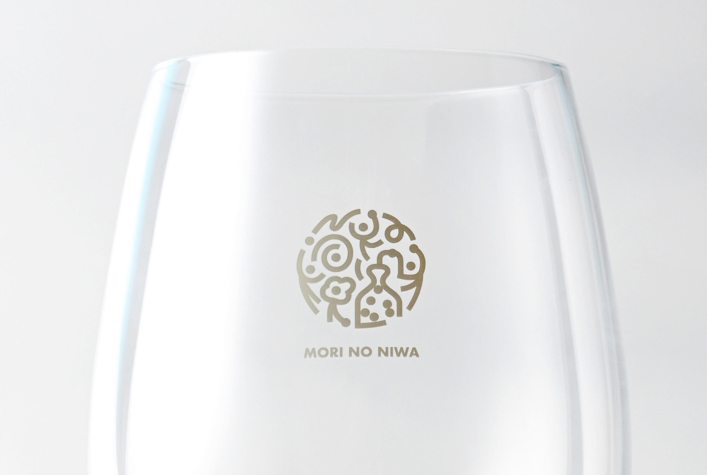 ブランドロゴ入りワイングラス