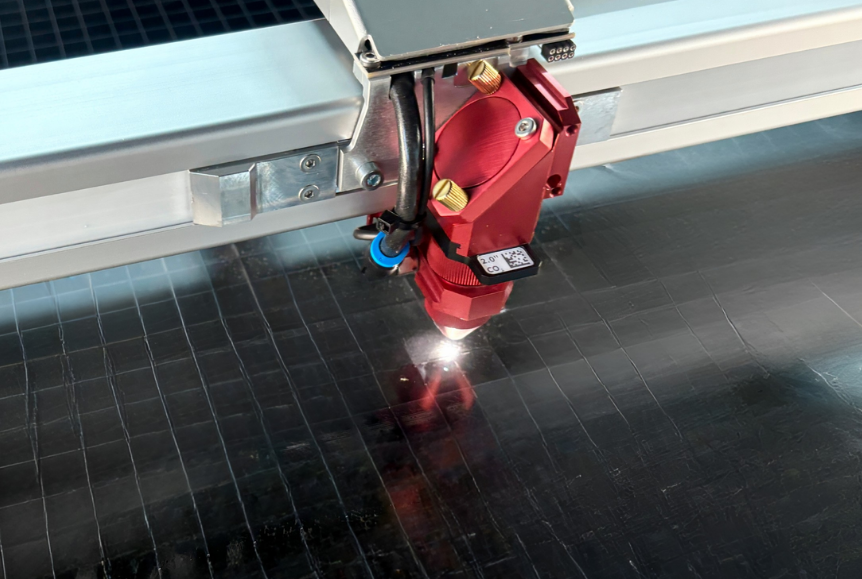 レーザー彫刻の様子｜印刷イメージ